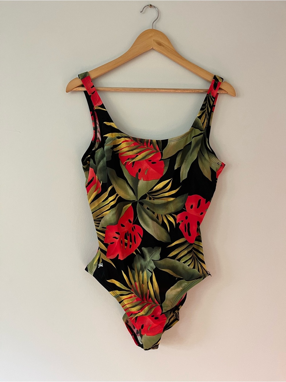 Vintage Speedo 90s Summer Tropical Leaf One-Piece Swimsuit in Black and Red